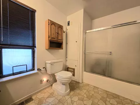 Bath - 24861 Ridge Rd, Willits, CA 95490 photo 1 of 1