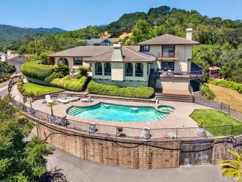 14 Tenaya Ln, Novato, CA 94947