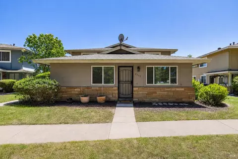 2432 Plata Ct, Santa Rosa, CA 95403