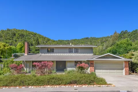129 Robinhood Dr, San Rafael, CA 94901