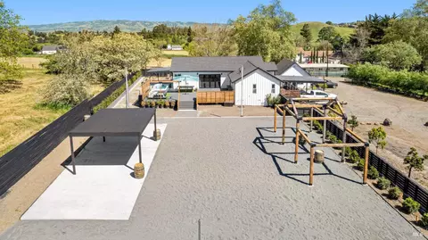 2828 Western Ave, Petaluma, CA 94952