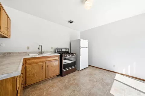 Kitchen - 428 432-434 Ohio St, Vallejo, CA 94590 photo 3 of 7