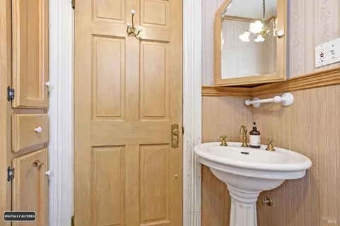Bath - 428 432-434 Ohio St, Vallejo, CA 94590 photo 3 of 7