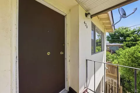 Entry Way - 428 432-434 Ohio St, Vallejo, CA 94590 photo 4 of 4