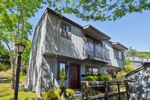 1 Love Ct, Fairfax, CA 94930