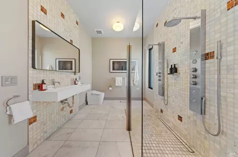 Bath - 1100 Craig Ave, Sonoma, CA 95476 photo 4 of 14