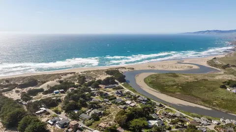 255 Lisbeth Ln, Bodega Bay, CA 94923