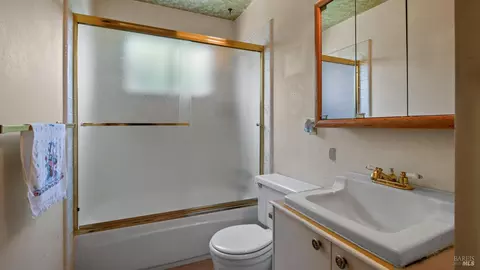 Bath - 931 Nightingale Dr, Fairfield, CA 94533 photo 1 of 4
