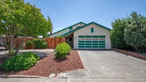 Exterior - 931 Nightingale Dr, Fairfield, CA 94533 photo 2 of 17