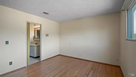 Bedroom - 931 Nightingale Dr, Fairfield, CA 94533 photo 6 of 9