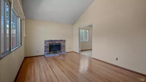 Living - 931 Nightingale Dr, Fairfield, CA 94533 photo 1 of 4