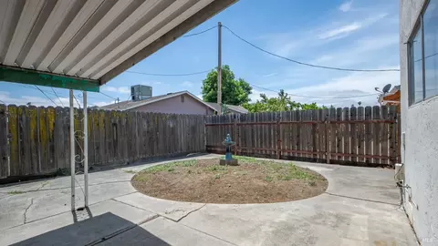 Exterior - 931 Nightingale Dr, Fairfield, CA 94533 photo 9 of 17