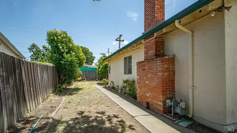 Exterior - 931 Nightingale Dr, Fairfield, CA 94533 photo 14 of 17