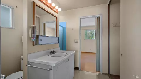 Bath - 931 Nightingale Dr, Fairfield, CA 94533 photo 4 of 4