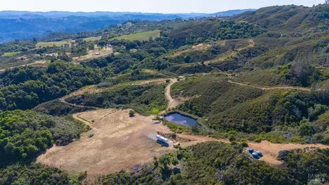 31909 Green Rd, Cloverdale, CA 95425