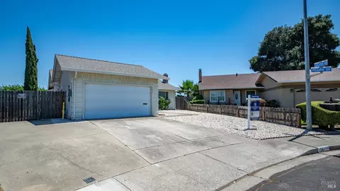 1041 Prairie Dr, Suisun City, CA 94585