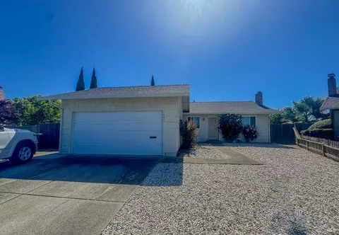 1041 Prairie Dr, Suisun City, CA 94585