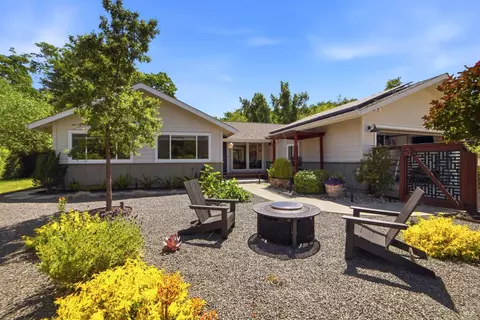88 Calistoga Rd, Santa Rosa, CA 95409