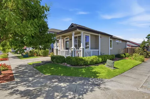 Exterior - 7811 Foppiano Way, Windsor, CA 95492 photo 3 of 9