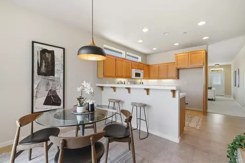 Dining - 7811 Foppiano Way, Windsor, CA 95492 photo 2 of 3