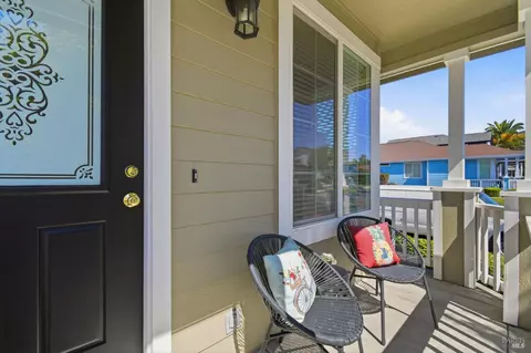 Exterior - 7811 Foppiano Way, Windsor, CA 95492 photo 4 of 9