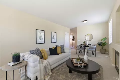 Living - 7811 Foppiano Way, Windsor, CA 95492 photo 2 of 2