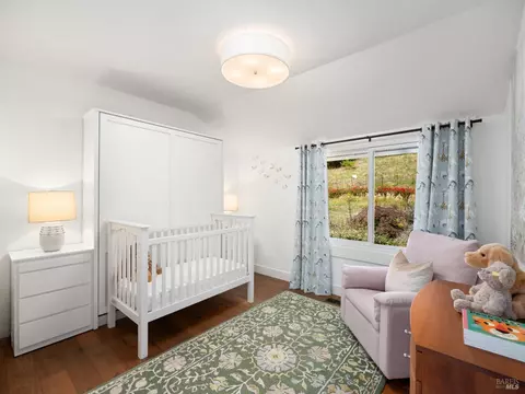 Bedroom - 45 Mount Tiburon Rd, Tiburon, CA 94920 photo 5 of 6