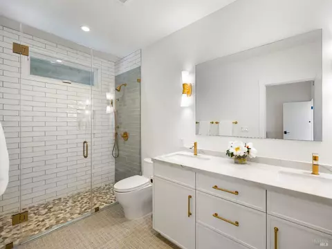 Bath - 45 Mount Tiburon Rd, Tiburon, CA 94920 photo 4 of 6
