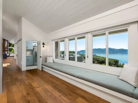 Entry Way - 45 Mount Tiburon Rd, Tiburon, CA 94920 photo 2 of 2