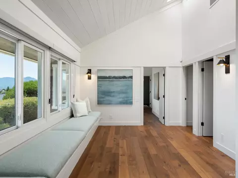 Entry Way - 45 Mount Tiburon Rd, Tiburon, CA 94920 photo 1 of 2