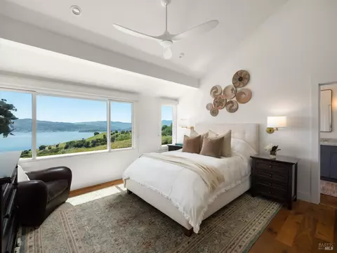 Bedroom - 45 Mount Tiburon Rd, Tiburon, CA 94920 photo 1 of 6