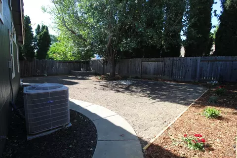 Exterior - 1925 Dorris Ct, Dixon, CA 95620 photo 6 of 7