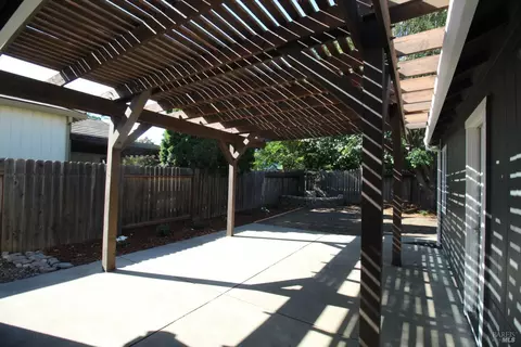 Exterior - 1925 Dorris Ct, Dixon, CA 95620 photo 3 of 7