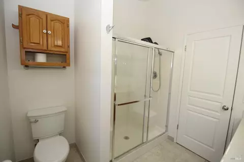 Bath - 1925 Dorris Ct, Dixon, CA 95620 photo 4 of 4