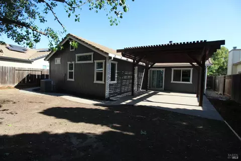 Exterior - 1925 Dorris Ct, Dixon, CA 95620 photo 7 of 7