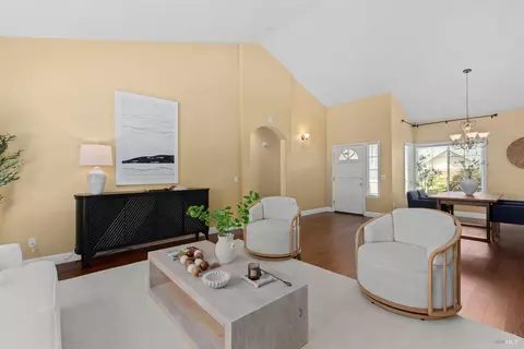 Living - 1040 Elsbree Ln, Windsor, CA 95492 photo 3 of 5
