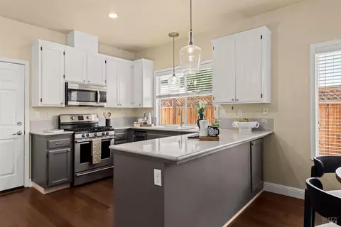 Kitchen - 1040 Elsbree Ln, Windsor, CA 95492 photo 1 of 4