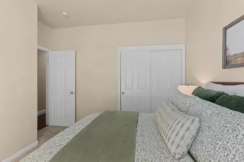 Bedroom - 1040 Elsbree Ln, Windsor, CA 95492 photo 2 of 6