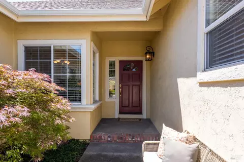 Entry Way - 1040 Elsbree Ln, Windsor, CA 95492 photo 1 of 3