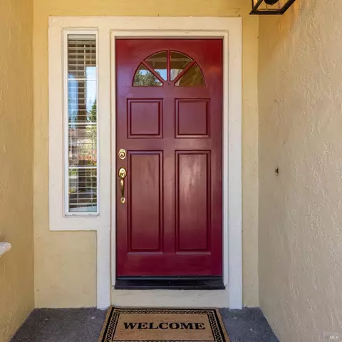 Entry Way - 1040 Elsbree Ln, Windsor, CA 95492 photo 2 of 3