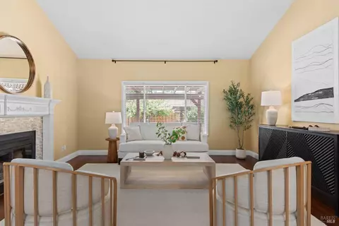 Living - 1040 Elsbree Ln, Windsor, CA 95492 photo 2 of 5