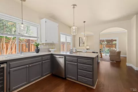 Kitchen - 1040 Elsbree Ln, Windsor, CA 95492 photo 4 of 4