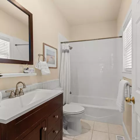 Bath - 1040 Elsbree Ln, Windsor, CA 95492 photo 1 of 3