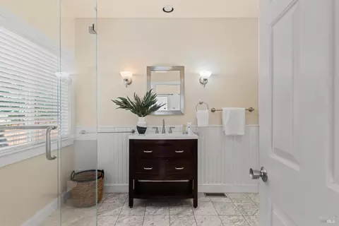Bath - 1040 Elsbree Ln, Windsor, CA 95492 photo 2 of 3