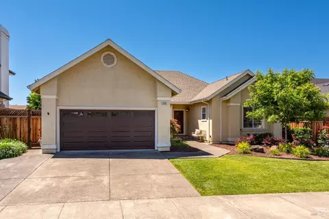 Exterior - 1040 Elsbree Ln, Windsor, CA 95492 photo 2 of 9