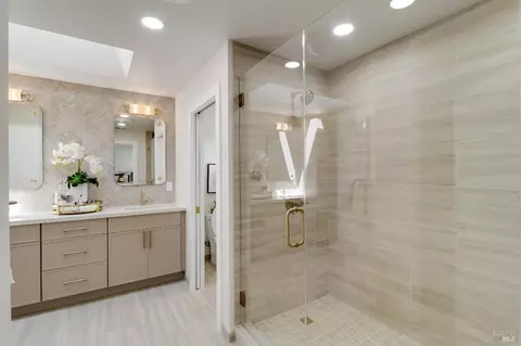 Bath - 295 Sandringham Dr N, Moraga, CA 94556 photo 3 of 9