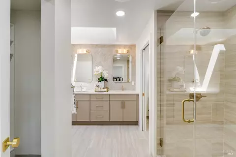 Bath - 295 Sandringham Dr N, Moraga, CA 94556 photo 2 of 9