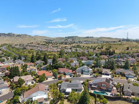 View/Area - 451 Trotter Dr, Vallejo, CA 94591 photo 4 of 6