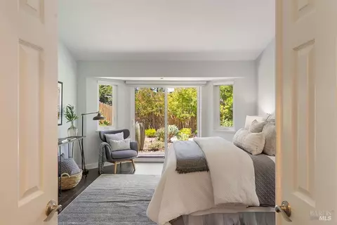 Bedroom - 451 Trotter Dr, Vallejo, CA 94591 photo 5 of 8