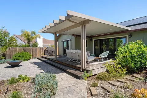 Exterior - 451 Trotter Dr, Vallejo, CA 94591 photo 11 of 16